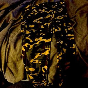 Camo leggings